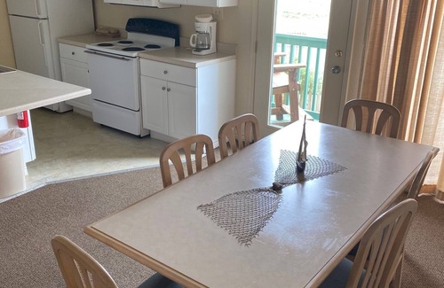 Freeport Condo | Beachfront Two Bedroom Condo with a Pool/2 nights or 7 nights. Pet friendly!