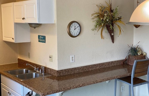Freeport Condo | Beachfront Two Bedroom Condo with a Pool/2 nights or 7 nights. Pet friendly!