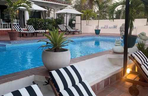 Contadora Island Villa | Beachfront Villa & Suites: Pool, Gym, Private Chef & Beach Access Isla Contadora