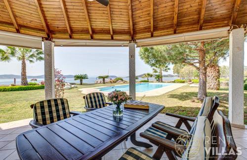 Kilada Villa | Beachfront Villa Armonia in Porto Hydra by goutos properties