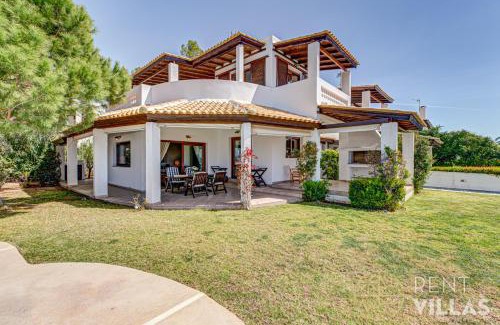 Kilada Villa | Beachfront Villa Armonia in Porto Hydra by goutos properties