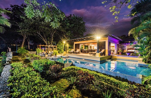 Rio Seco Villa | Beachfront Villa in Playa Langosta, Tamarindo!