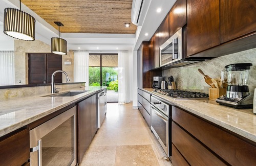 Potrero House | Beachfront Villa - Sunsets and Daily Maid Service