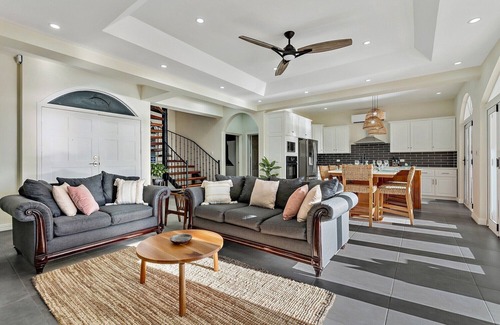 Potrero House | Beachfront Villa Just Steps To The Water