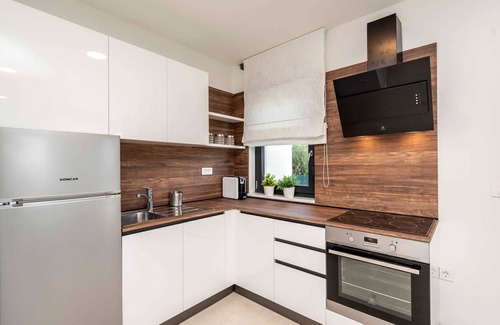Bibinje Apartment | Beachfront Villa Fresca (F1) Luxury Apartment 2+1 guests