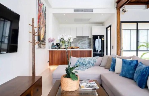 Koh Samui Villa | Beachfront Villa InduBlue .5 En-Suite AC bedrooms .Housekeeper Inc. Private Pool