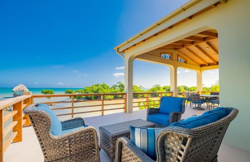 Caye Caulker Villa | Beachfront Villa Island Pearl Gold Standard Certified