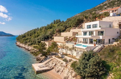 Viganj Villa | Beachfront Villa Maris with Infinity Pool