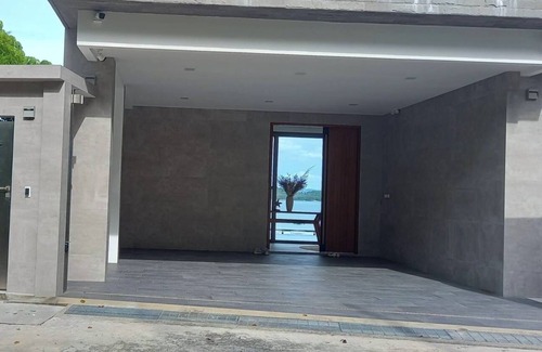 Pa Klok Villa | Beachfront villa Oceanfront|Boat Access |All Rooms sea View|Staffed