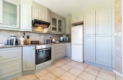 Scott Estate Villa | Beachfront Villa Sea Breeze, Hout Bay, Cape Town