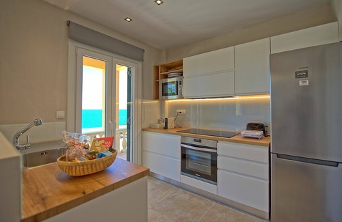 Agios Spyridon Corfu Villa | Beachfront Villa Seasun - Luxury Villa by the Sea in Corfu, Greece