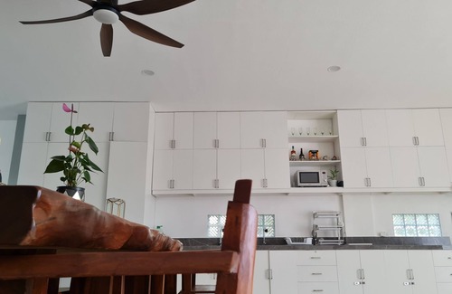 Batangas City House | Beachfront Villa with Infinity Pool, Well-Equipped Kitchen & Breathtaking Views