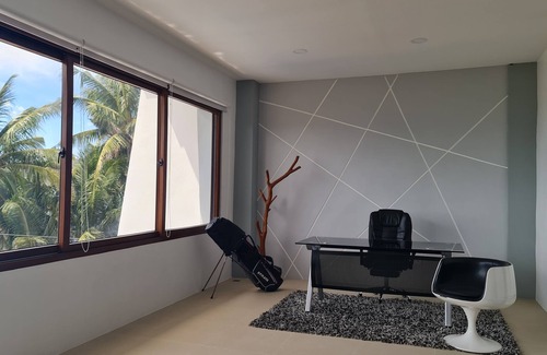 Batangas City House | Beachfront Villa with Infinity Pool, Well-Equipped Kitchen & Breathtaking Views