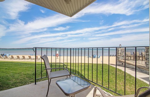Traverse City Condo | ✵ Beachfront Walkout Condo: Pointes North Resort | 106