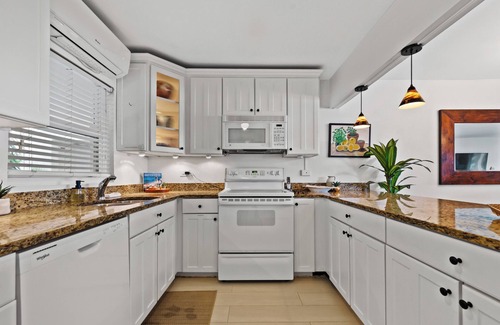 Savannah Condo | Beachfront walkout with amazing patio & view
