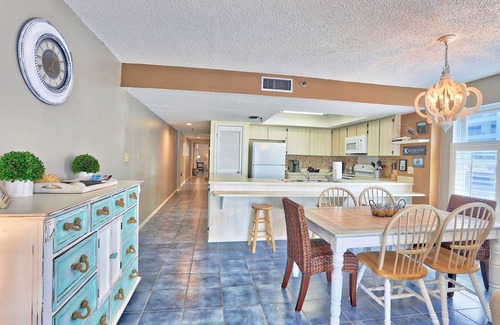 Redington Shores Condo | ☀️Beachfront with Great Views and Amenities-Sea Oats #101☀️