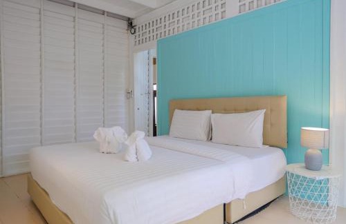 Taling Ngam Villa | Beachfront Wooden Beach House 3br Sunset View