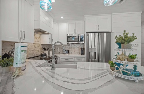 Holmes Beach Condo | ~ BEACHFRONT ~ YES, THAT'S YOUR VIEW! ~ END OF SUMMER SPECIALS ~