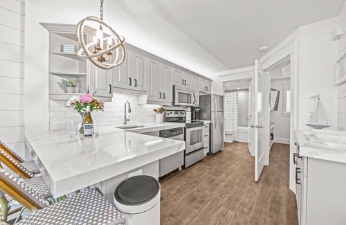 Bradenton Beach Condo | ~ BEACHFRONT ~ YES, THAT'S YOUR VIEW! ~ END OF SUMMER SPECIALS ~