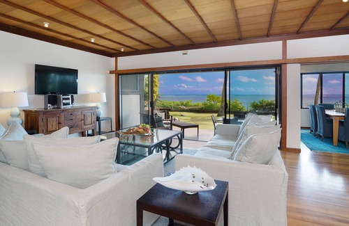 Eastern Honolulu House | Beachfrontt | Hot Tub | AC - SPECIAL SUM/FALL RATE $9900/MT
