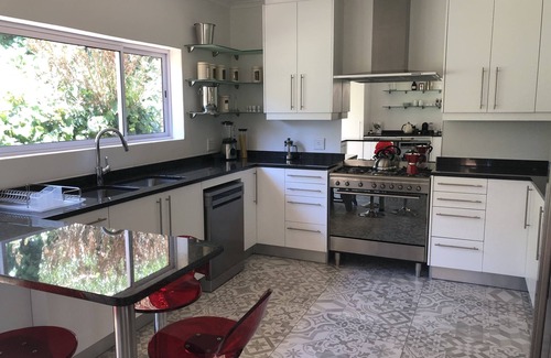 Fish Hoek House | Beachhouse not at the Beach *