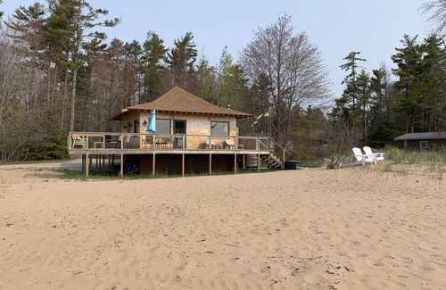 Escanaba House | Beachhouse On Beautiful Sand Beach Near Escanaba