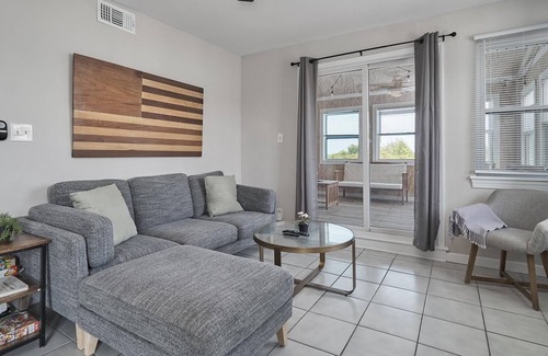 Cottage Line Apartment | Beachhouse Penthouse with a Pool!