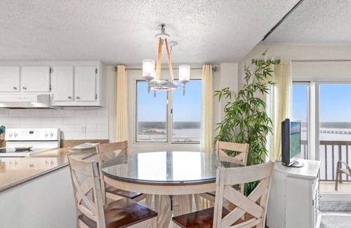 Sunnyside Condo | Beachin it on the Gulf at Pinnacle Port A-904