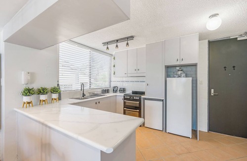 Flynns Beach Apartment | Beachpark 11 - 2 Bedroom unit, Amazing Views, Across from the beach
