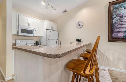 Traverse City House | Beachside 322 Waterfront Condo