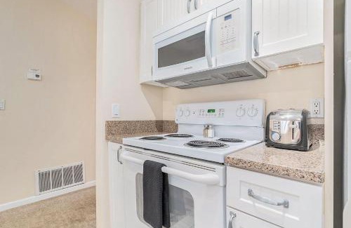 Traverse City House | Beachside 322 Waterfront Condo