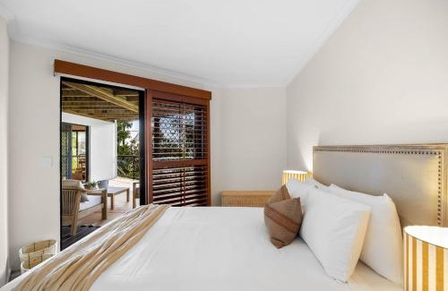 Coolum Beach House | Beachside 4-Bed Retreat with Study Nook & Views