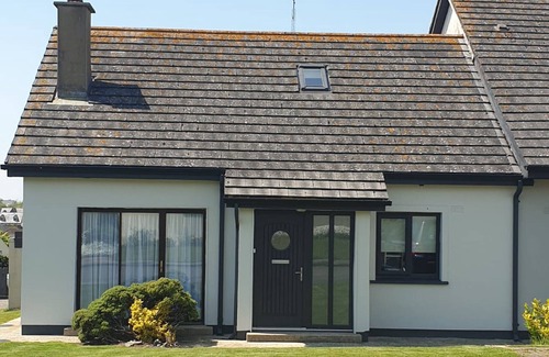 Riverchapel House | Beachside Avenue Holiday Home
