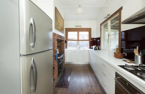 Beauty Point House | Beachside - Beauty Point. nUnique Spacious Waterfront Pet-friendly