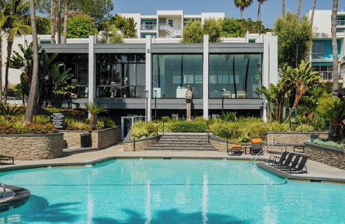 South Redondo Condo | Beachside Bliss: Cozy 1BR Steps away from the Sand