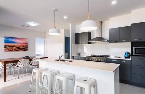 Mudjimba House | Beachside bliss in NEW house with huge backyard