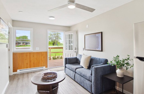 Long Lake House | Beachside Bliss Meets Lakeside Tranquility. Your Perfect Getaway Awaits!