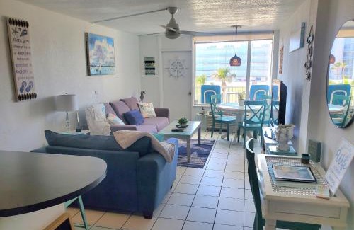 South Peninsula Historic District Apartment | Beachside Bliss Ocean-View Condo with Pool and Private Beach Access Perfect for Families and Couples