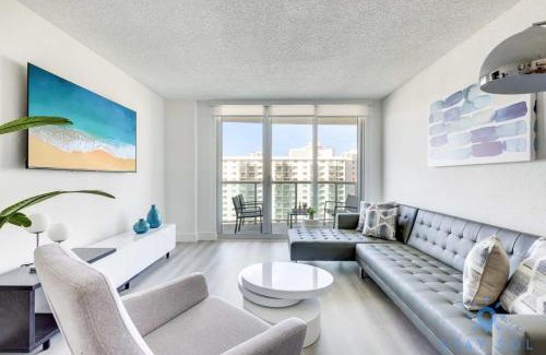 Sunny Isles Beach Apartment | Beachside Bliss: 1BR Retreat Amenities