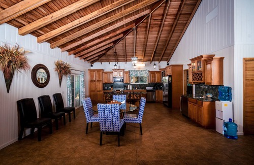 Spanish Wells House | Beachside Bungalow- Tranquility House