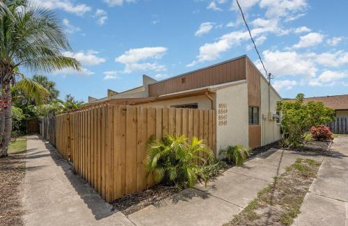 Cape Caneveral Beach Gardens House | Beachside Bungalow- 2 minutes from the beach!