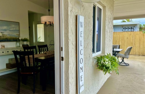 Cocoa Beach House | Beachside Bungalow- Entire House, Steps to Beach. Fire Pit and Home Gym!