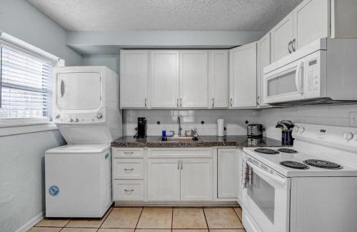 Jacksonville Beach House | Beachside Cottage Home - Short Walk to the Beach