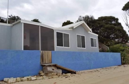Opossum Bay Cottage | Beachside Cottage in great location, only 30min from CBD