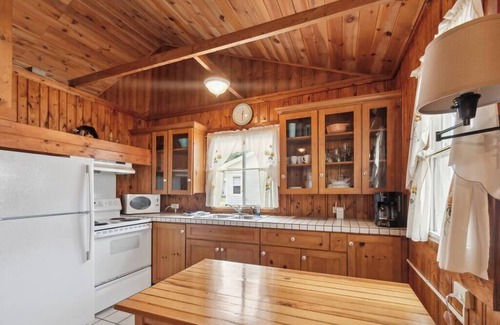 Greenbush House | Beachside Cottages for Groups- Sleeps up to 40!