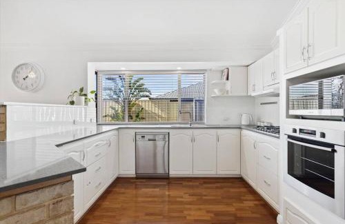 Halls Head House | Beachside Family & Pet Friendly Casa Del Caravel