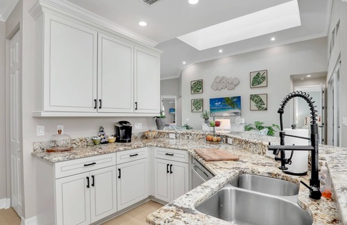 Bonita Shores House | Beachside Fun House Spacious 4-bedroom home with Pool Hot Tub Close To The Beach