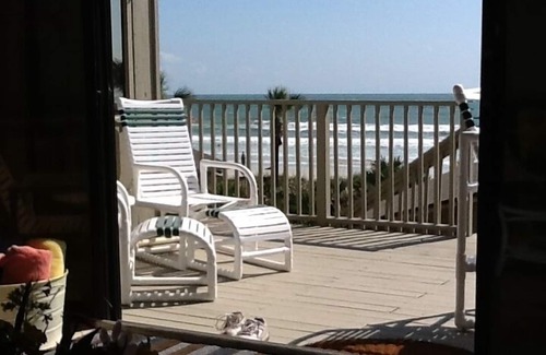 Sea Dunes House | Beachside Get-Away! Great Ocean Views! Steps to the Beach!