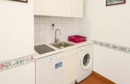 Torreilles-Plage House | Beachside Getaway in Torreilles - Cozy 2BR House for Couples/Families
