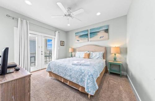 Morgantown House | Beachside Getaway- Jacuzzi Fire Pit 3-Min Walk to Beach